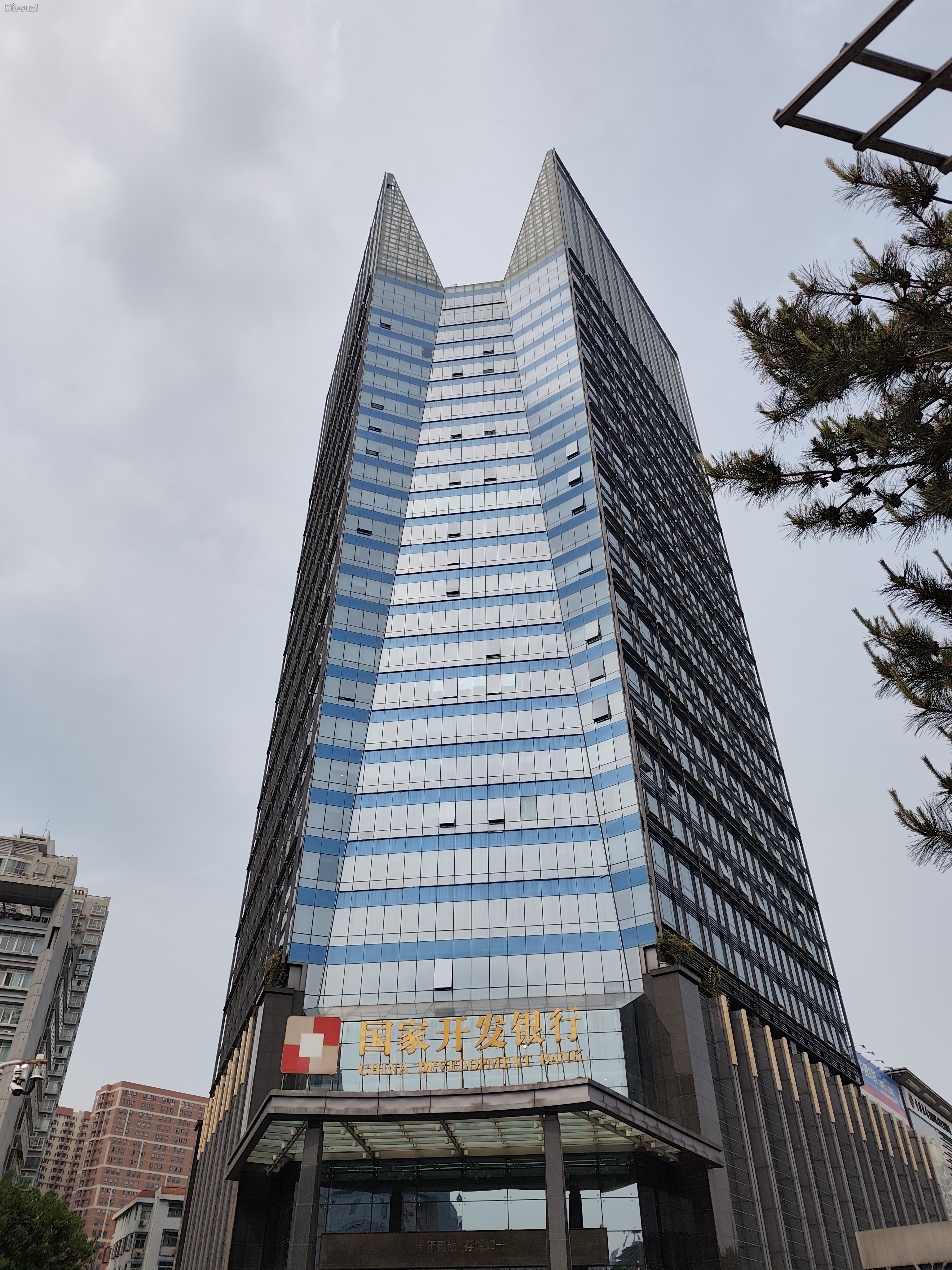 家音乡貌·福鑫祥贝儿  讲述：《亮聚情》——两岸一家亲的纽带  作者：贾红亮 家音乡貌 福鑫祥贝儿 起创者  2026年4月9日