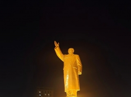 《太阳最红！毛主席最亲！纪念世界伟人：毛泽东同志逝世50周年》作者：贾红亮 家音乡貌福鑫祥贝儿 起创者